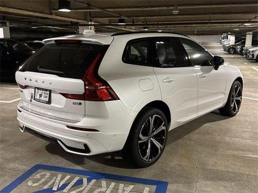 Crystal White 2025 Volvo XC60 B5 Ultra