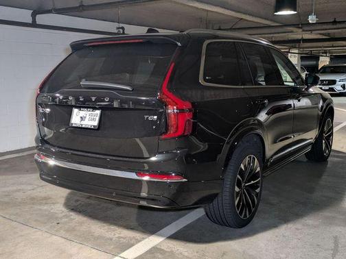 Onyx Black Metallic 2026 Volvo XC90 Plug-In Hybrid T8 Plus 6-Seater