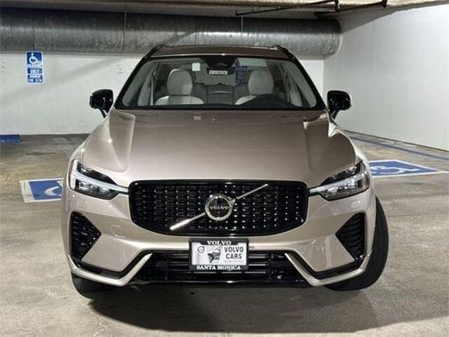 2025 Volvo XC60 Plug-In Hybrid T8 Plus