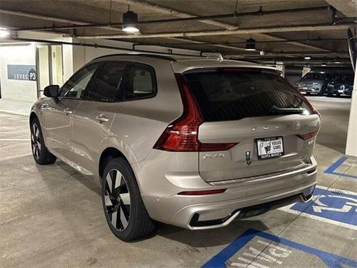 2025 Volvo XC60 Plug-In Hybrid T8 Plus