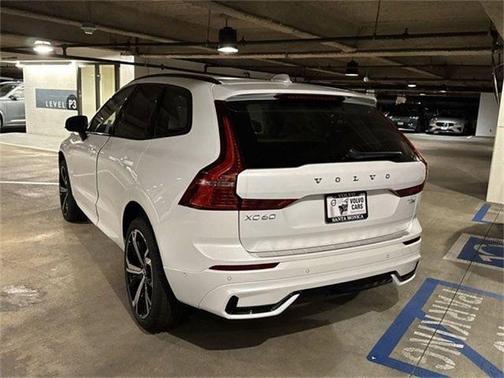 2025 Volvo XC60 Plug-In Hybrid T8 Ultra