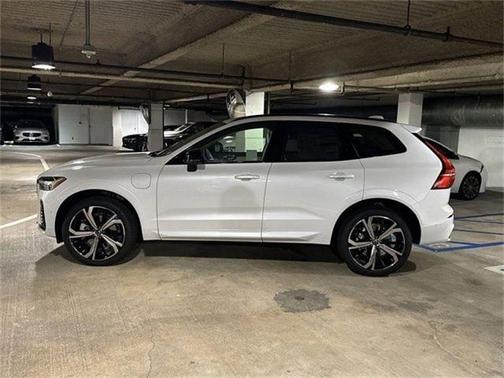 2025 Volvo XC60 Plug-In Hybrid T8 Ultra