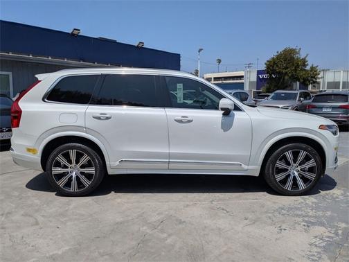 2022 Volvo XC90 Recharge Plug-In Hybrid T8 Inscription Expression Extended Range 7P