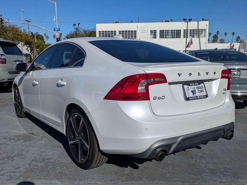 2016 Volvo S60 T6 Drive-E R-Design Platinum