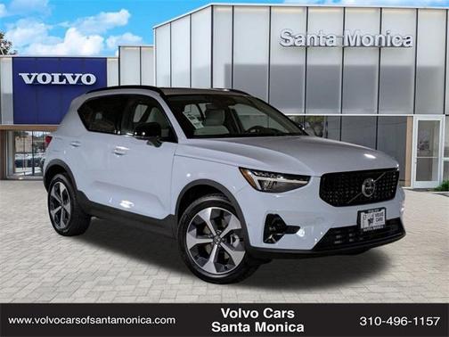2026 Volvo XC40 B5 Plus
