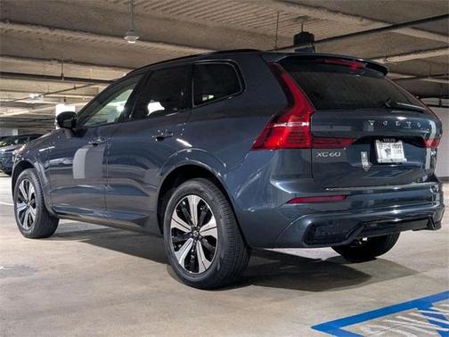 2025 Volvo XC60 Plug-In Hybrid T8 Core