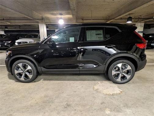 2026 Volvo XC40 B4 Core