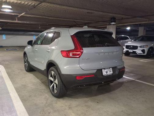 2026 Volvo XC40 B5 Plus