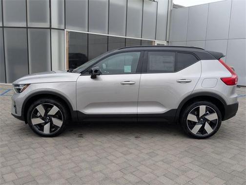 2025 Volvo EX40 Single Motor Extended Range Plus
