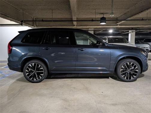 2026 Volvo XC90 B6 Ultra Dark Theme 7-Seater