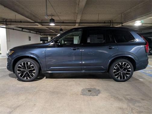 2026 Volvo XC90 B6 Ultra Dark Theme 7-Seater