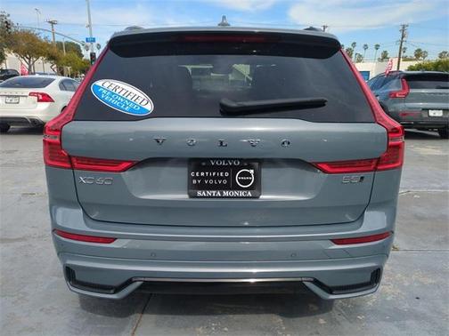 2024 Volvo XC60 B5 Plus Dark Theme