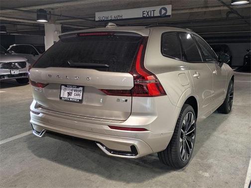 2026 Volvo XC60 B5 Ultra