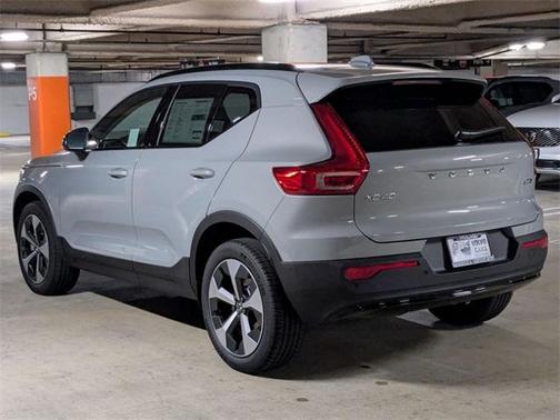 2026 Volvo XC40 B5 Plus