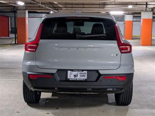 2026 Volvo XC40 B5 Plus