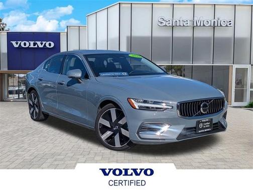 2023 Volvo S60 Recharge Plug-In Hybrid T8 Ultimate Bright Theme