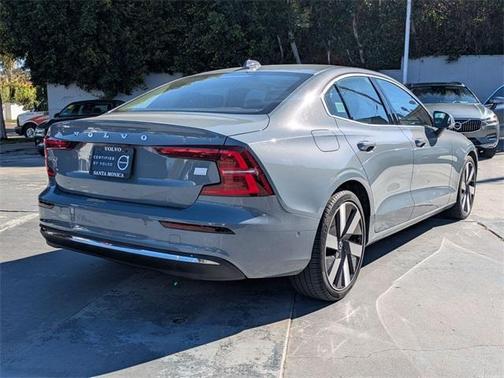 2023 Volvo S60 Recharge Plug-In Hybrid T8 Ultimate Bright Theme