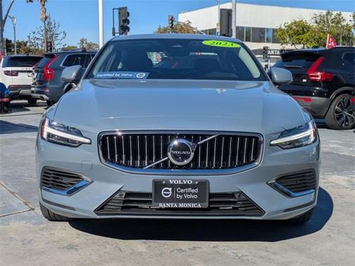 2023 Volvo S60 Recharge Plug-In Hybrid T8 Ultimate Bright Theme