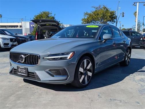 2023 Volvo S60 Recharge Plug-In Hybrid T8 Ultimate Bright Theme