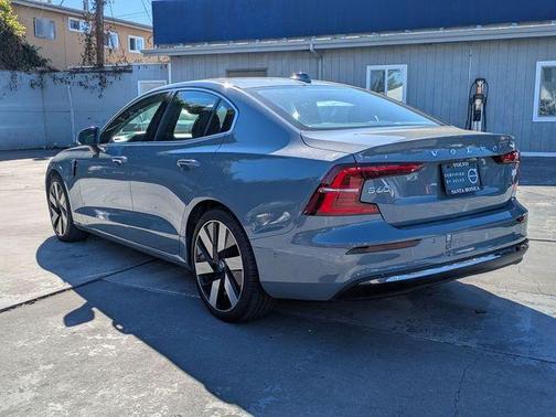 2023 Volvo S60 Recharge Plug-In Hybrid T8 Ultimate Bright Theme