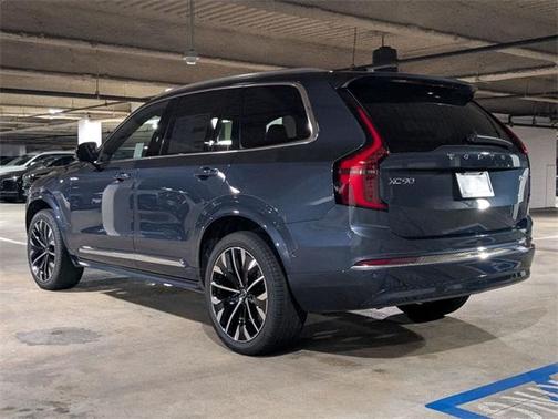 2026 Volvo XC90 B6 Plus 6-Seater