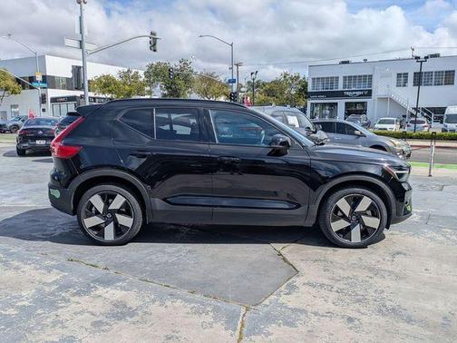 Blackstone 2023 Volvo XC40 Recharge Pure Electric Twin Plus