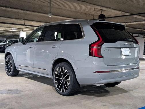 2026 Volvo XC90 T8 ULTRA