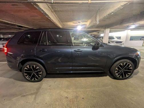 2026 Volvo XC90 B6 Ultra Dark Theme 7-Seater