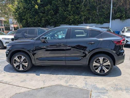 Onyx Black Metallic 2023 Volvo C40 Recharge Pure Electric Twin Plus