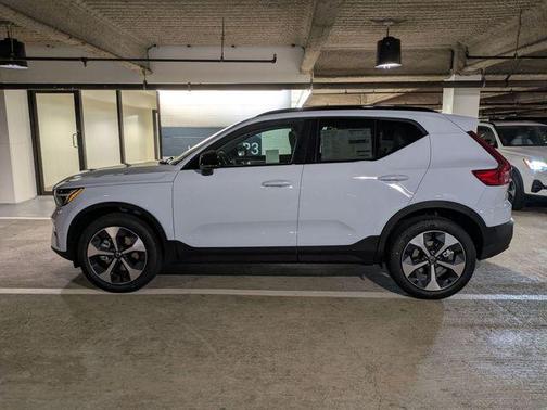 2026 Volvo XC40 B5 Plus