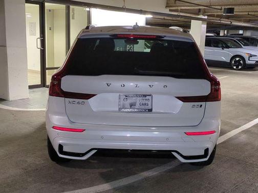 2026 Volvo XC60 B5 Core
