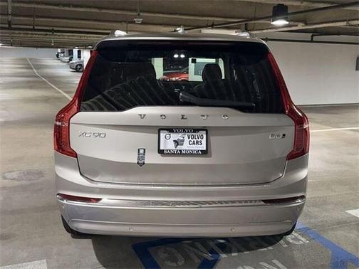 2025 Volvo XC90 B6 Ultra