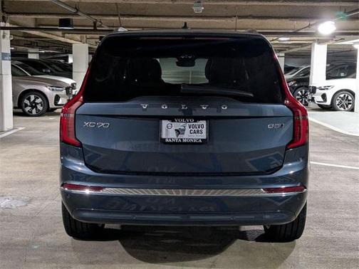 2026 Volvo XC90 B5 Plus