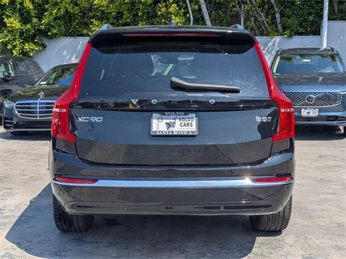 2023 Volvo XC90 B5 Plus