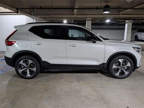 2026 Volvo XC40 B5 Plus