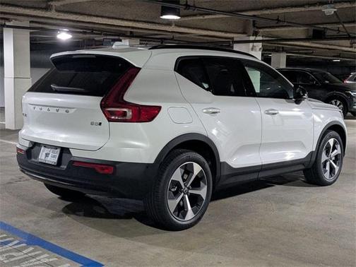 2026 Volvo XC40 B5 Plus