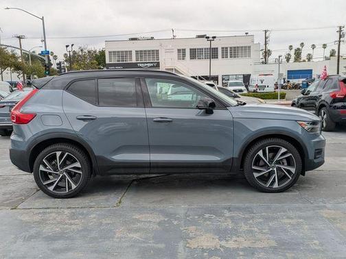 2020 Volvo XC40 T5 R-Design