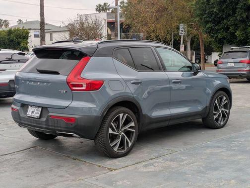 2020 Volvo XC40 T5 R-Design
