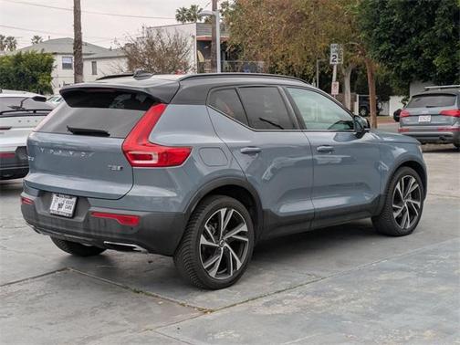 2020 Volvo XC40 T5 R-Design