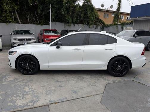 2024 Volvo S60 B5 Plus Black Edition