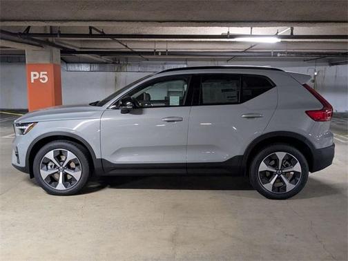 2026 Volvo XC40 B5 Plus