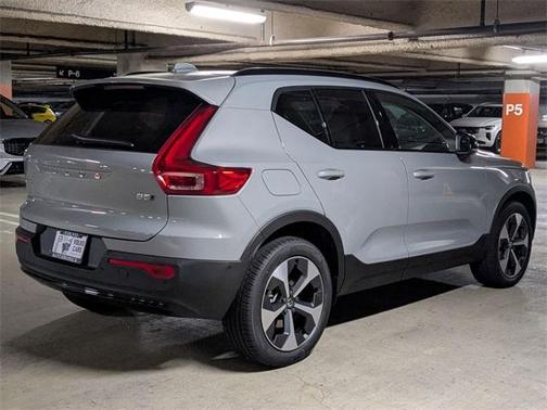 2026 Volvo XC40 B5 Plus