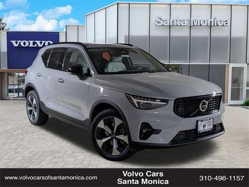 2026 Volvo XC40 B5 Plus