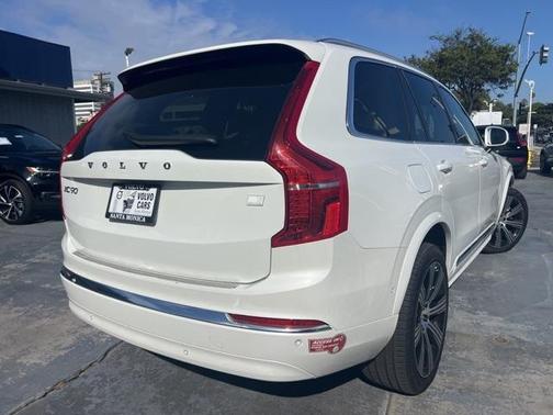 2024 Volvo XC90 Recharge Plug-In Hybrid T8 Plus Bright Theme 7 Passenger