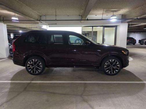 2026 Volvo XC90 Plug-In Hybrid T8 Ultra Dark Theme 7-Seater