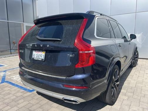2019 Volvo XC90 T6 Momentum