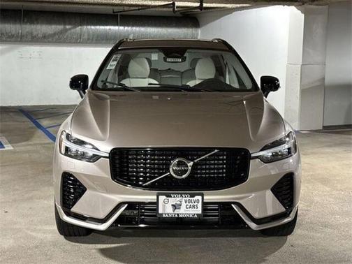 2025 Volvo XC60 Plug-In Hybrid T8 Plus