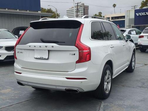 Crystal White Pearl 2016 Volvo XC90 T5 Momentum