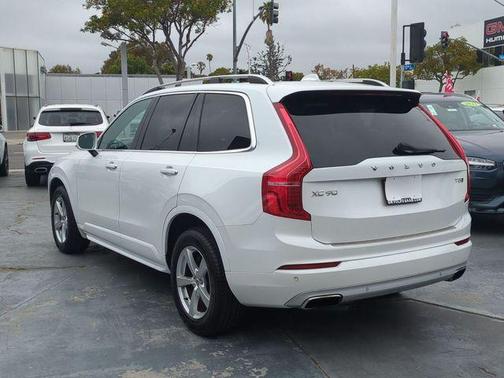 Crystal White Pearl 2016 Volvo XC90 T5 Momentum