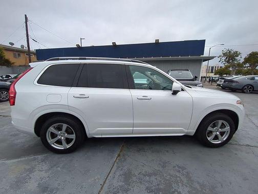 Crystal White Pearl 2016 Volvo XC90 T5 Momentum